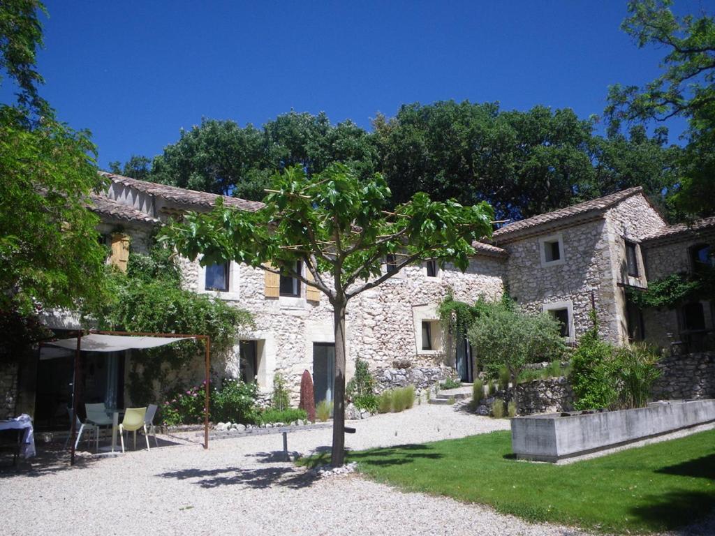 Les Esplanes Bed & Breakfast La Garde-Adhémar Екстериор снимка